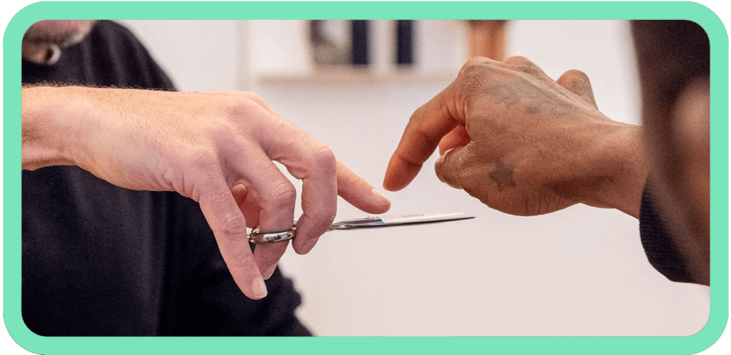 Fingerübung mit Schere